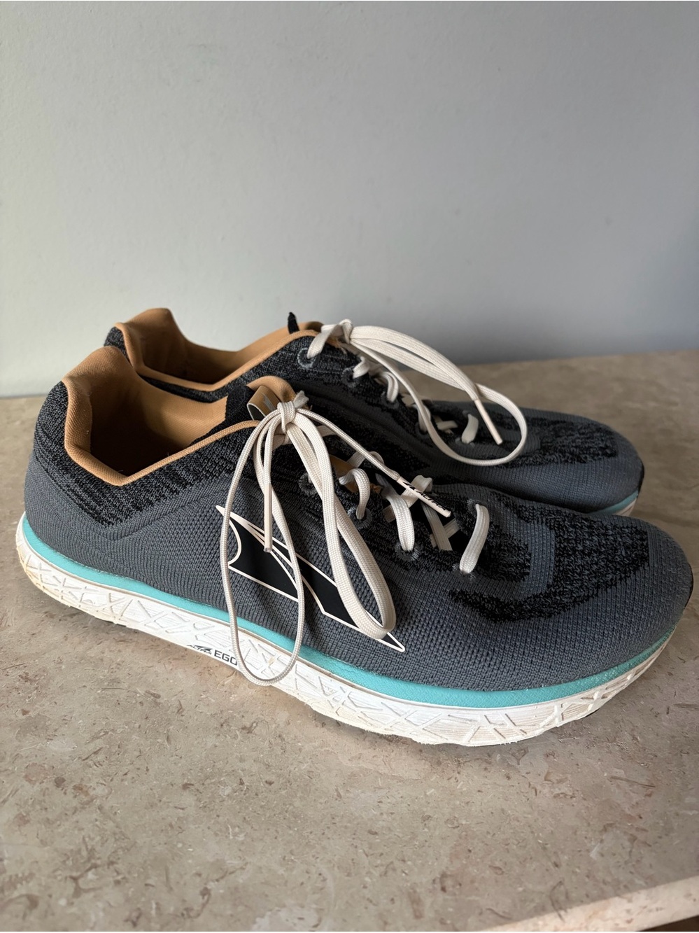 Altra Escalante 2.5 Shoes Mens Size 10 Gray Road Running Comfort Walking Sneaker